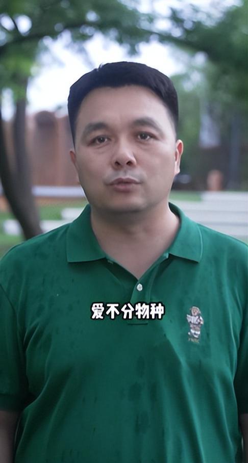 豪车法拉利接亲外国小伙乐坏了不朽情缘富婆给狗办婚礼送豪宅(图10)